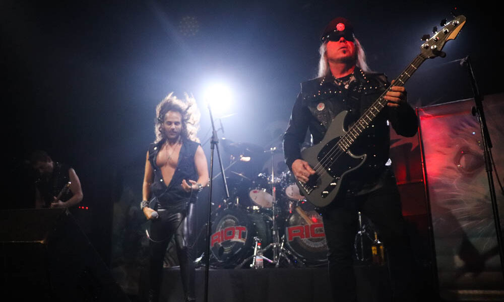 PESTILENCE + RIOT V: LA NOCHE METALERA QUE DERROTÓ AL FRÍO ENTRE ESPADAS, HORROR Y TEQUILA