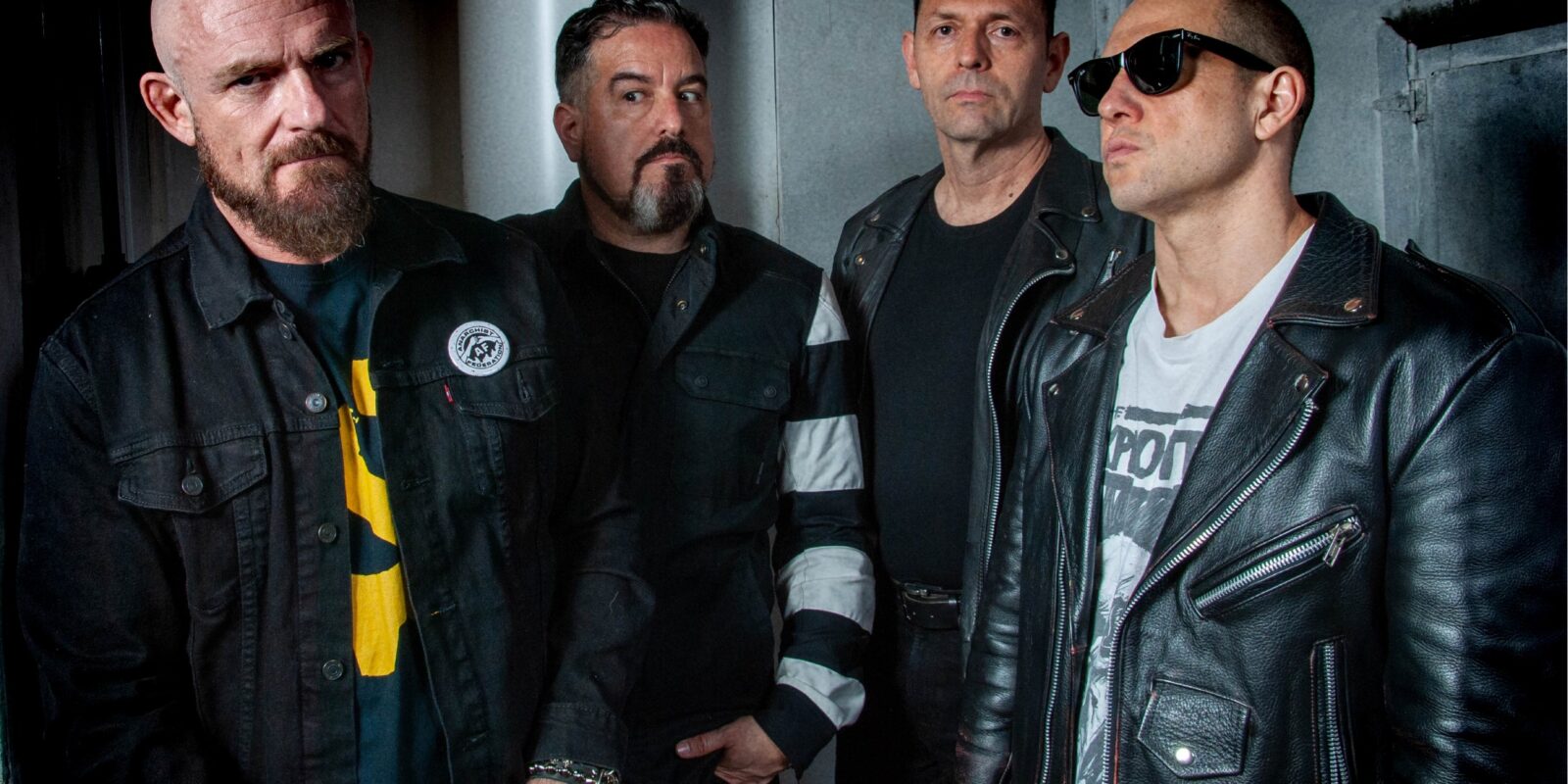 CAOS REGRESA A LOS ESCENARIOS