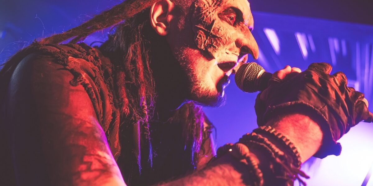 EL EVANGELIO SEGÚN SAN MORTIIS: CRUCIFIXIÓN, RESURRECCIÓN Y LITURGIA INDUSTRIAL EN SANTIAGO
